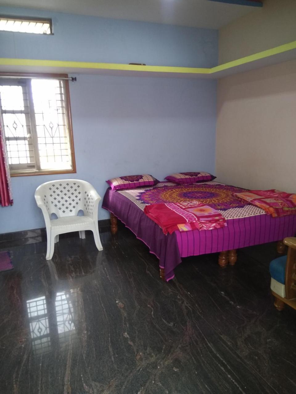 Rathna Home Stay Hampi Exteriör bild